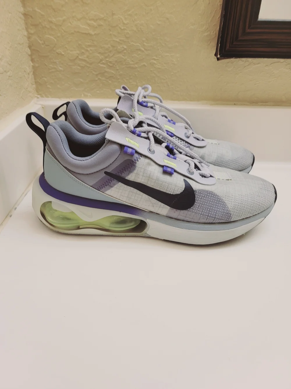 Nike Mens Air Max React Running Shoes - Light Gray/Purple 10.5